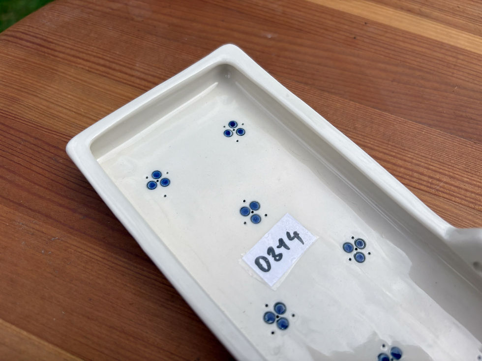 Thumbnail: Porcelánová polička - vada na kráse