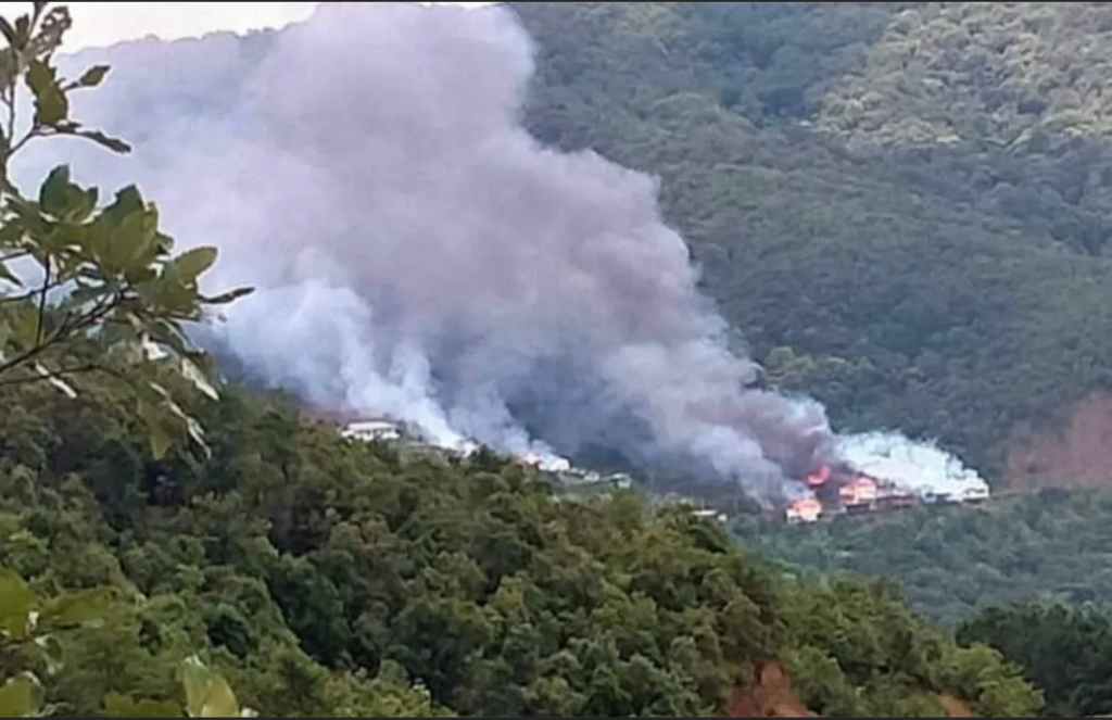 The Burma Army burns houses from Thlanrawn Village for the third time.