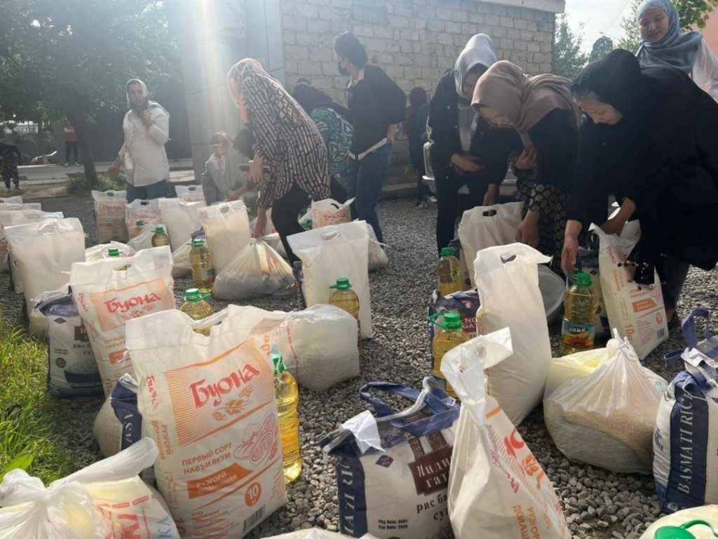 FBR food distribution feeding 265 families.