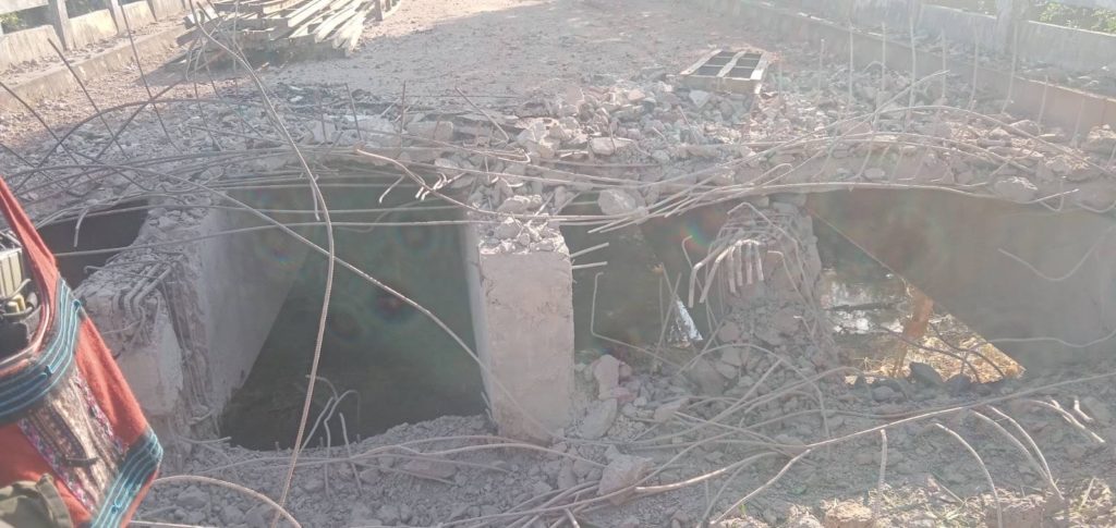 Burma Army bridge along the Baw Ga Ta - Shwe Gyin Road, destroyed by KNLA.