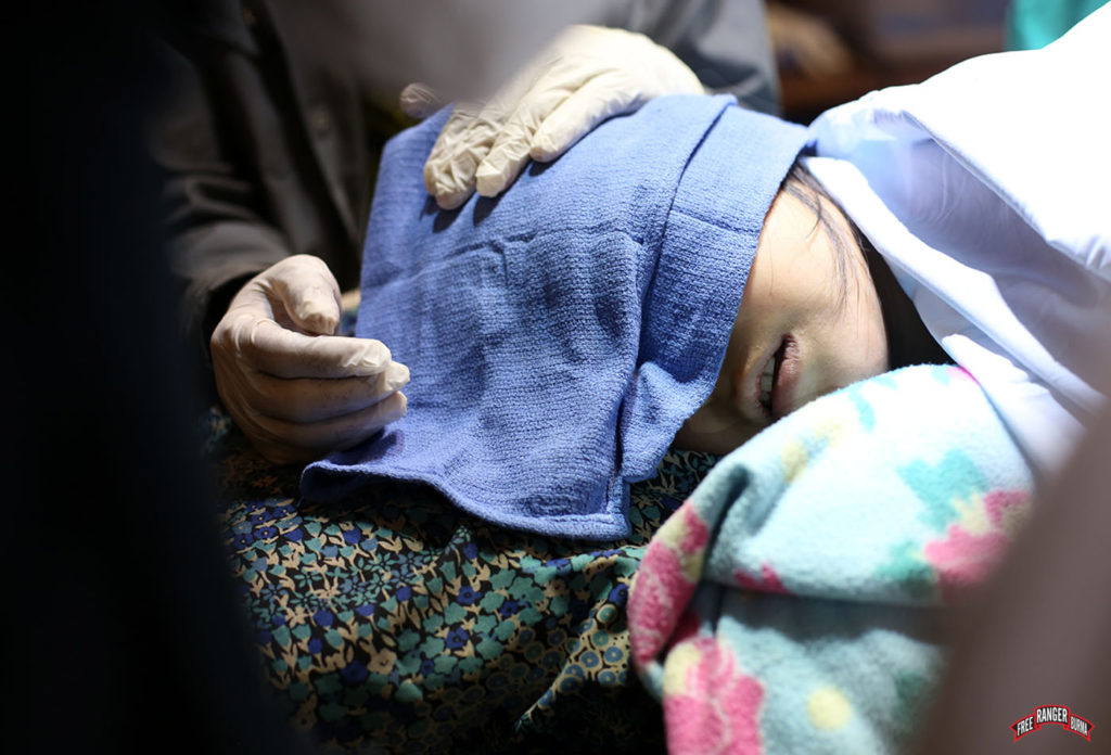 Once under anaesthesia, Na Day Mu was able to rest from the trauma.