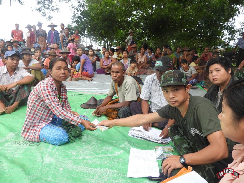 Rangers giving financial support to IDP community leadersduringSeptember 2023 mission.