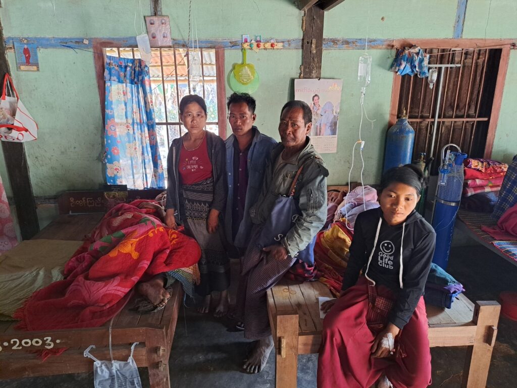 Utaing Shwe and his family.