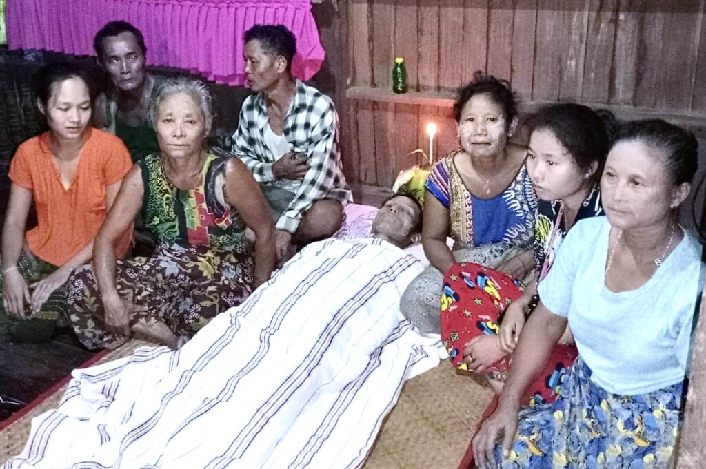 Saw Traw Sher's family at his funeral.