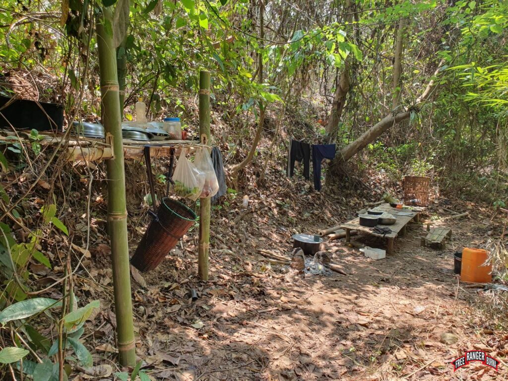 IDPs who fled the Mae Ka Neh Village attack, now living in the jungle.