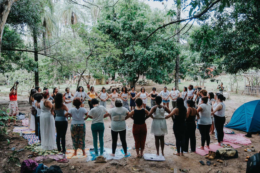 Vivência reencontro, roda de mulheres, sagrado feminino, mulheres que correm com os lobos, empoderamento feminino,  trilheiras, mulheres cíclicas, círculo de mulheres, ensaio feminino, ensaio sensual feminino, fotografia na natureza, mulher na natureza, fotografia na cachoeira.