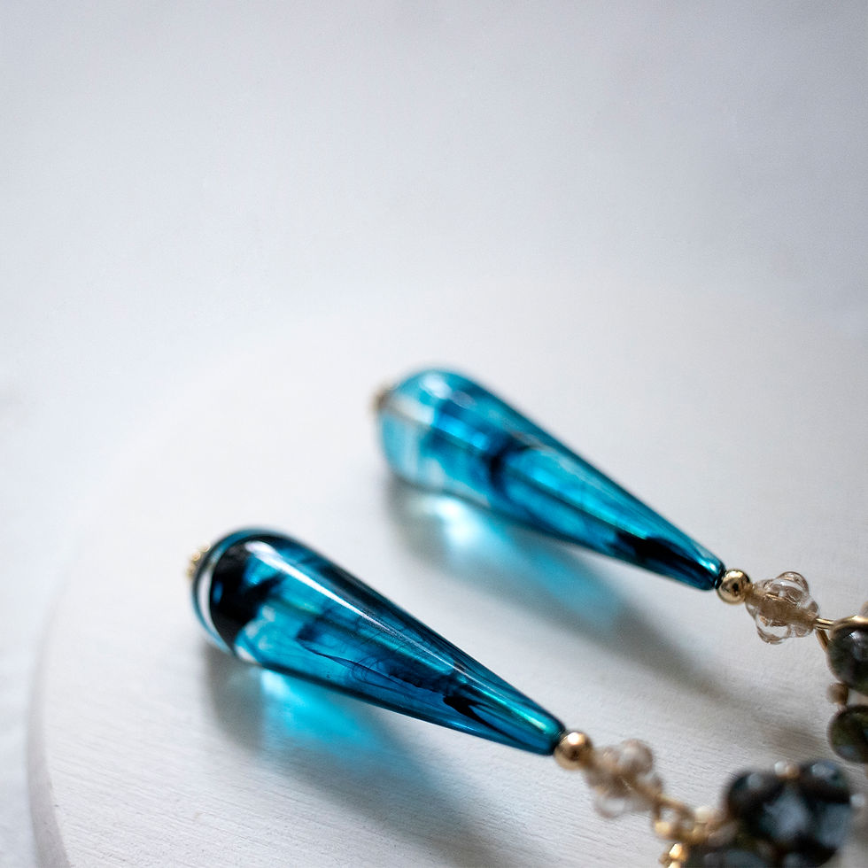 Thumbnail: ＜SAPPHIRE BLUE＞ CRESCENT｜Pearl Earrings