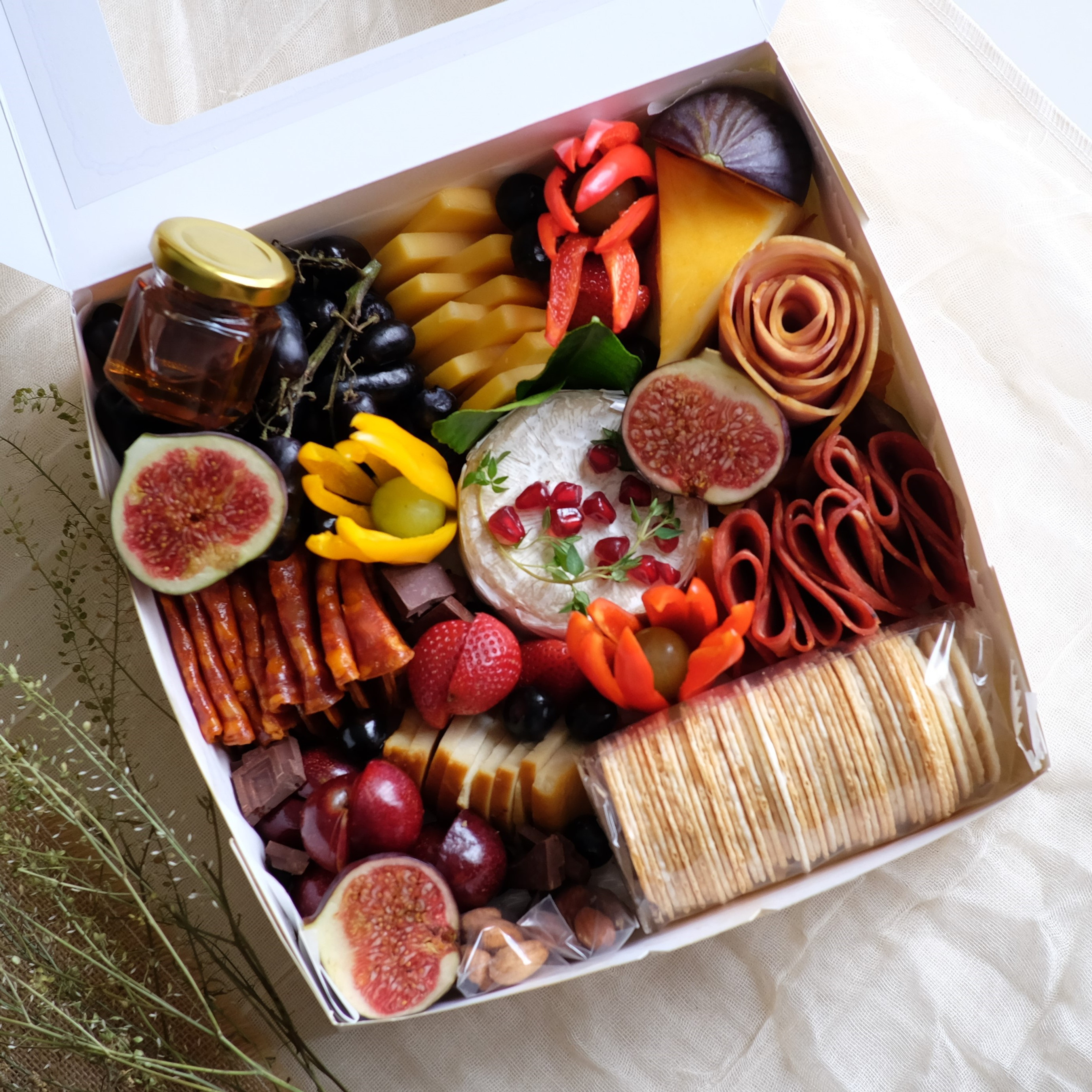 Cheese & Charcuterie - L Box