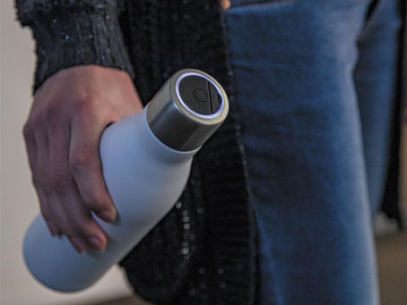 DIE FLASCHE, DIE SICH SELBST REINIGT