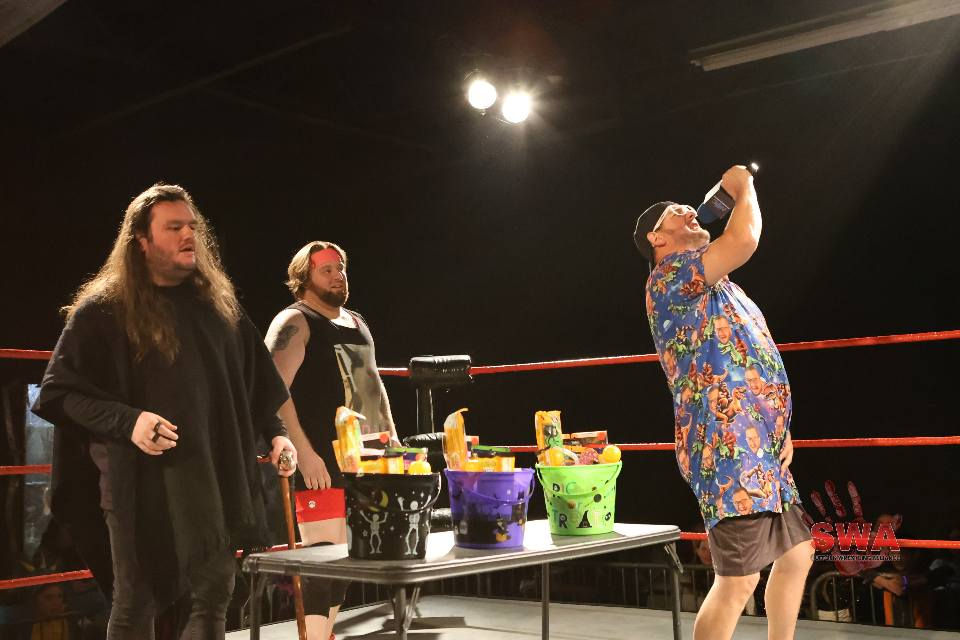 HALLOWEEN COSTUME CONTEST