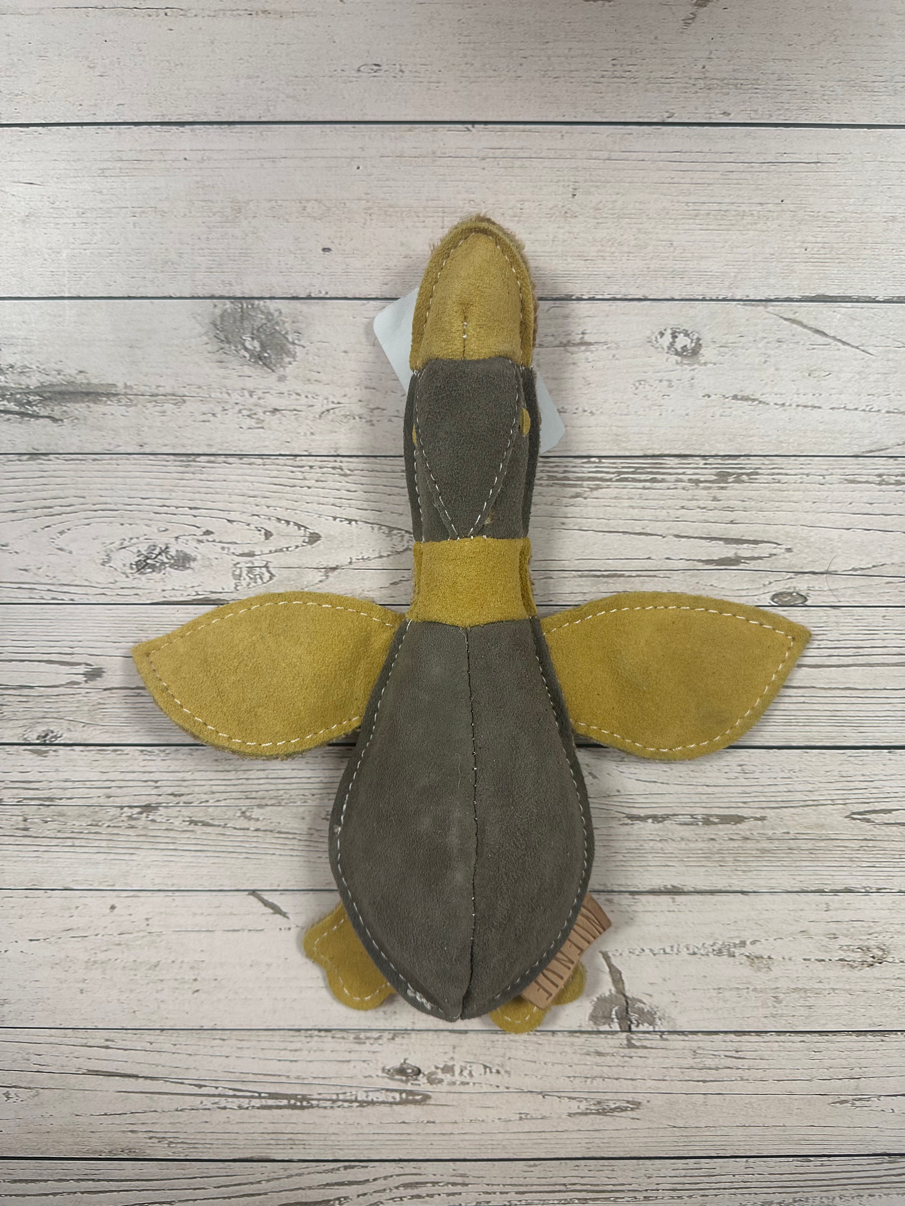 Spielzeug aus Leder von NufNuf