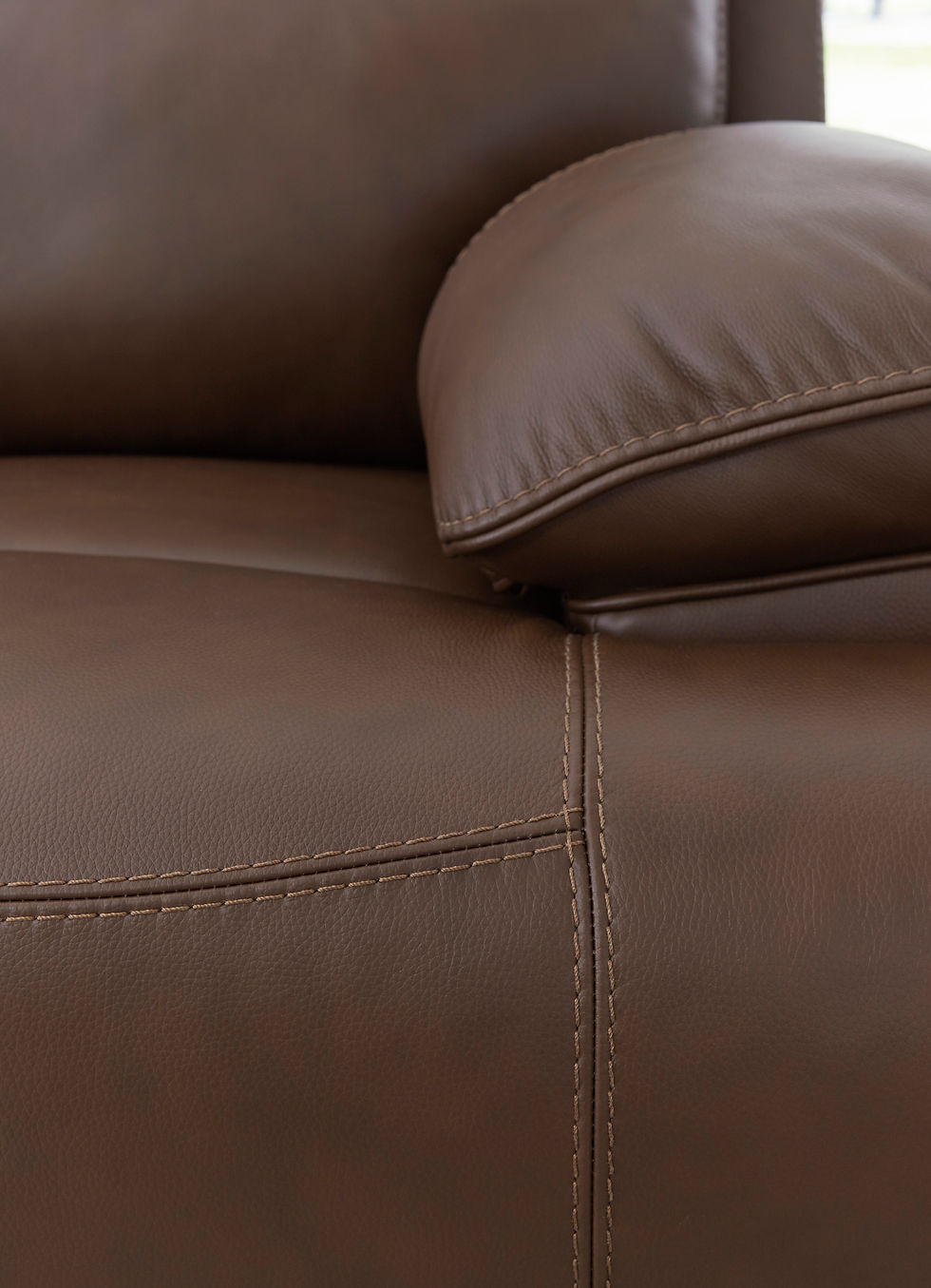 Thumbnail: VonRyan PWR Recliner/ADJ Headrest