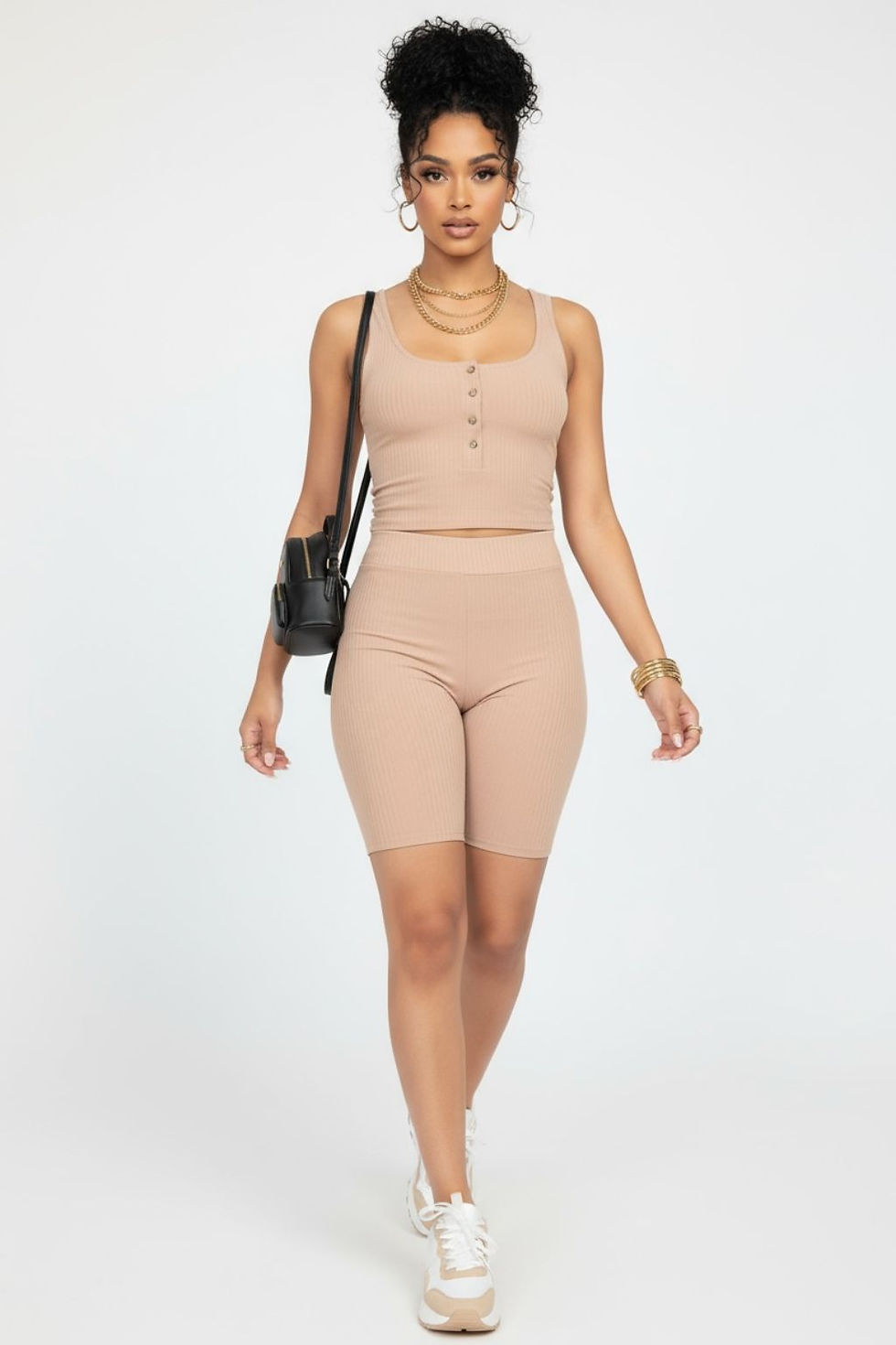 Miniature : femme portant un ensemble loungewear femme Naya