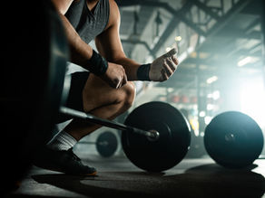 Cos'è lo Zercher Squat e Come Eseguirlo Correttamente