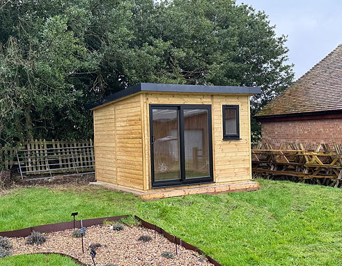 bedworth-garden-office.JPG