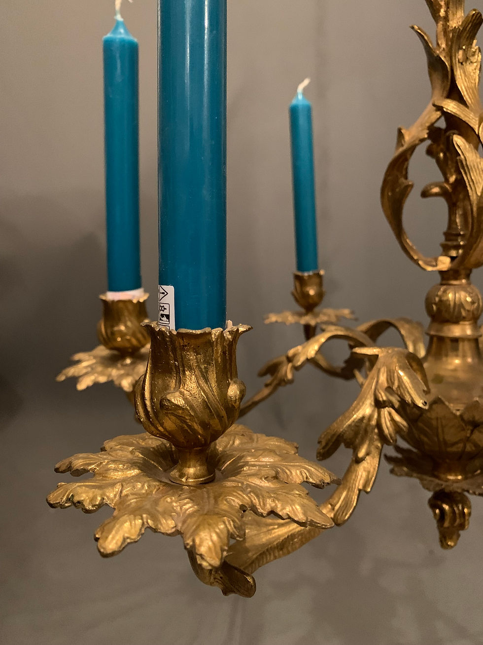 Miniature : Lustre Bronze doré à six bougies.