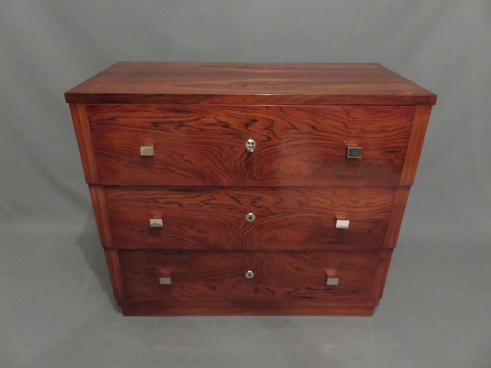 Miniature : Commode Art-Déco des années 30