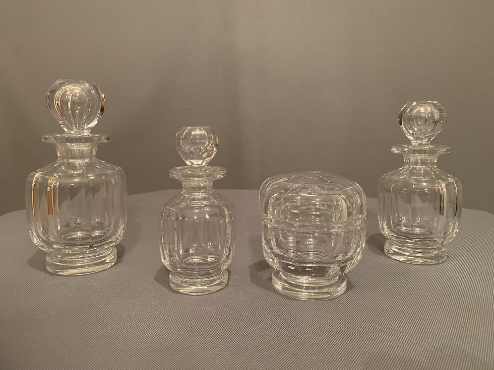 Miniature : Trois Flacons et un Poudrier en Cristal de Baccarat