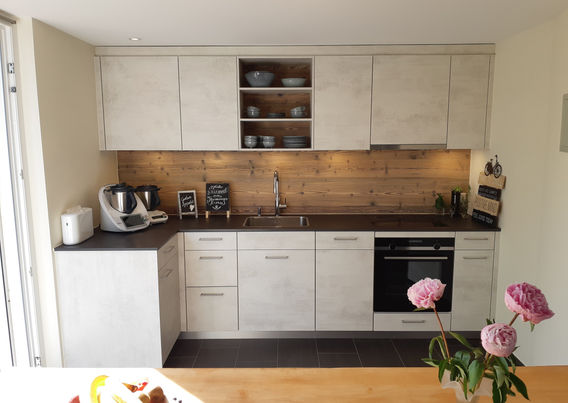 04 - Showküche Wohntraum Russikon Weiss Solutions.jpg