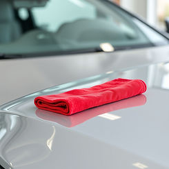 detailed car with red towel on hood.jpg