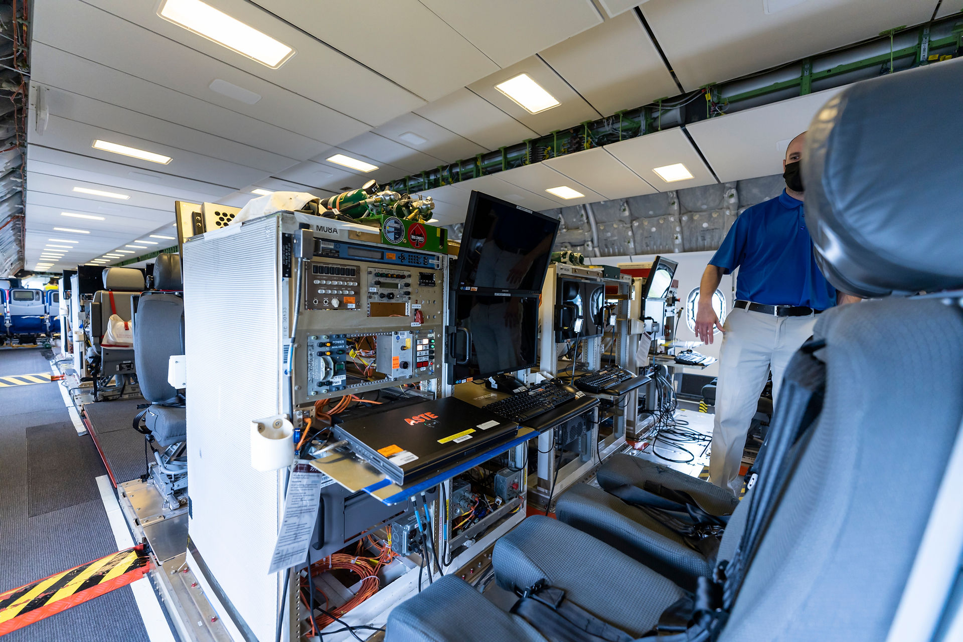AN INSIDE LOOK AT BOEING'S 777X (SINGAPORE AIRSHOW 2022)