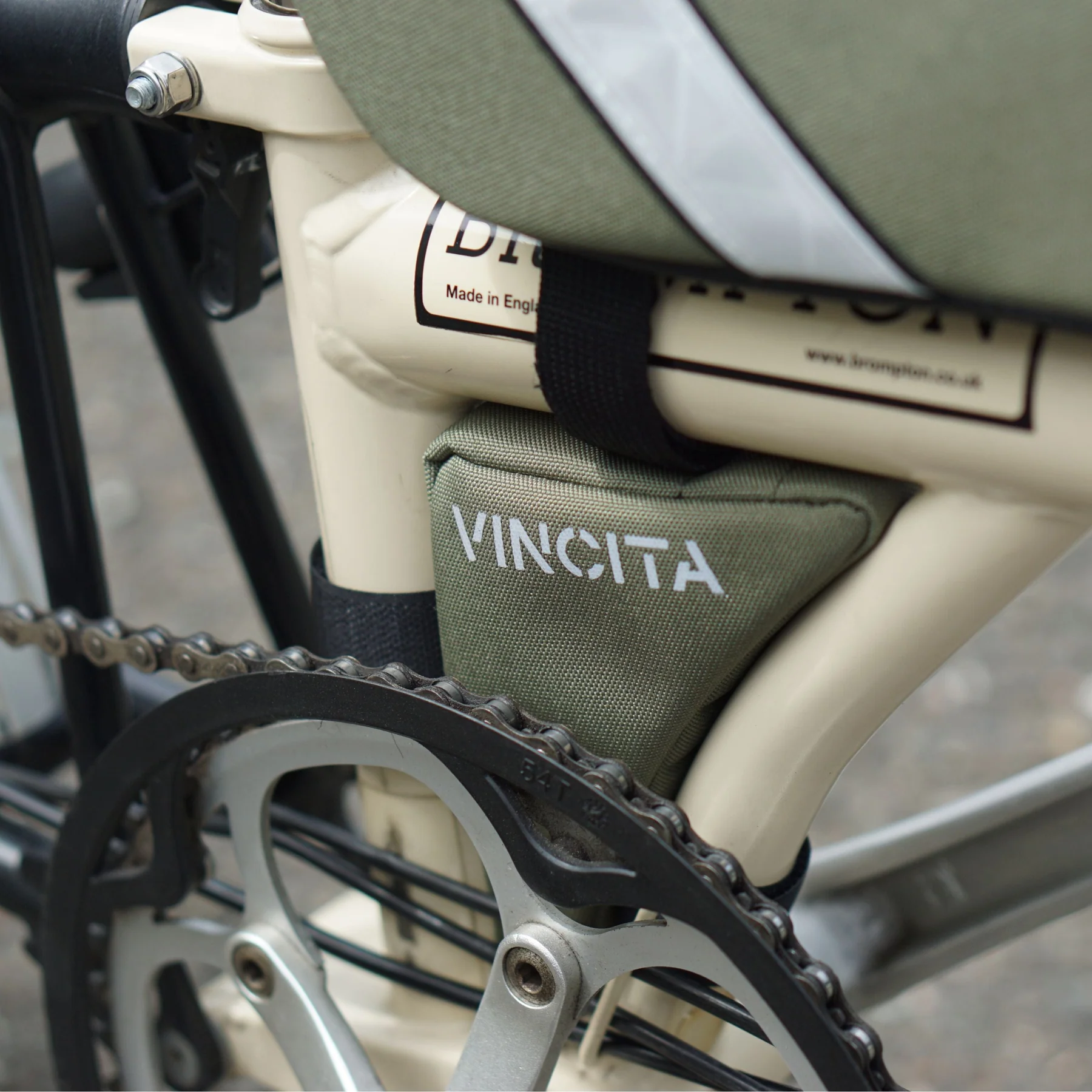 Vincita Boomerang Bag in Green for Brompton Bike