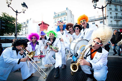 La fanfare funk à Montmartre