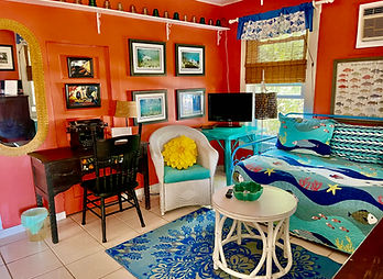 Cottage Livingroom with trundlebed that sleeps 2