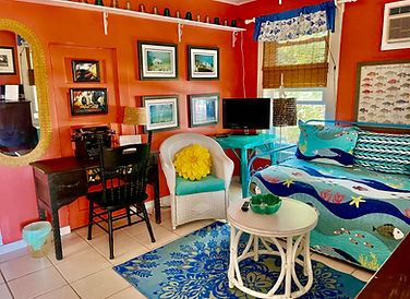 Cottage Livingroom with trundlebed that sleeps 2