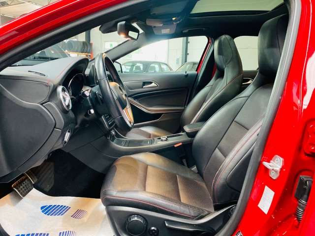 Miniature : Mercedes-Benz GLA220d Aut. Pack AMG