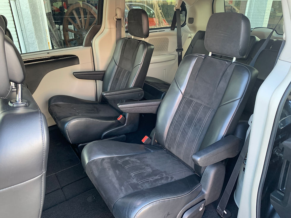 Miniature : Lancia Voyager 2.8 MultiJet Platinum 12M Garantie