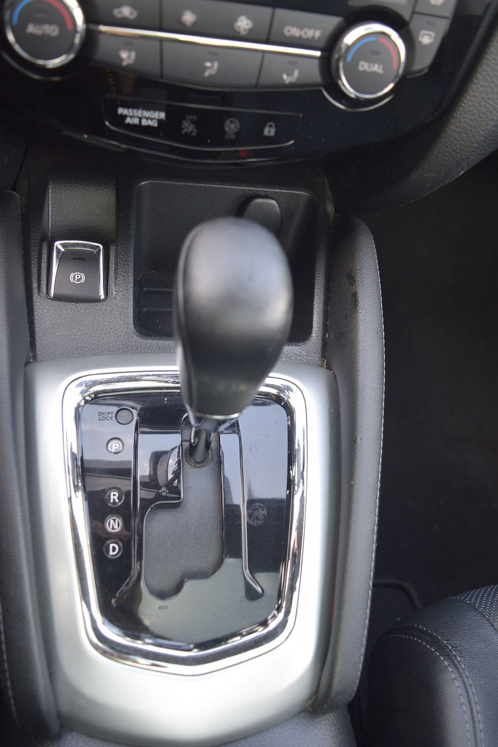 Miniature : Nissan Qashqai 1.2 DIG-T 2WD Tekna Xtronic