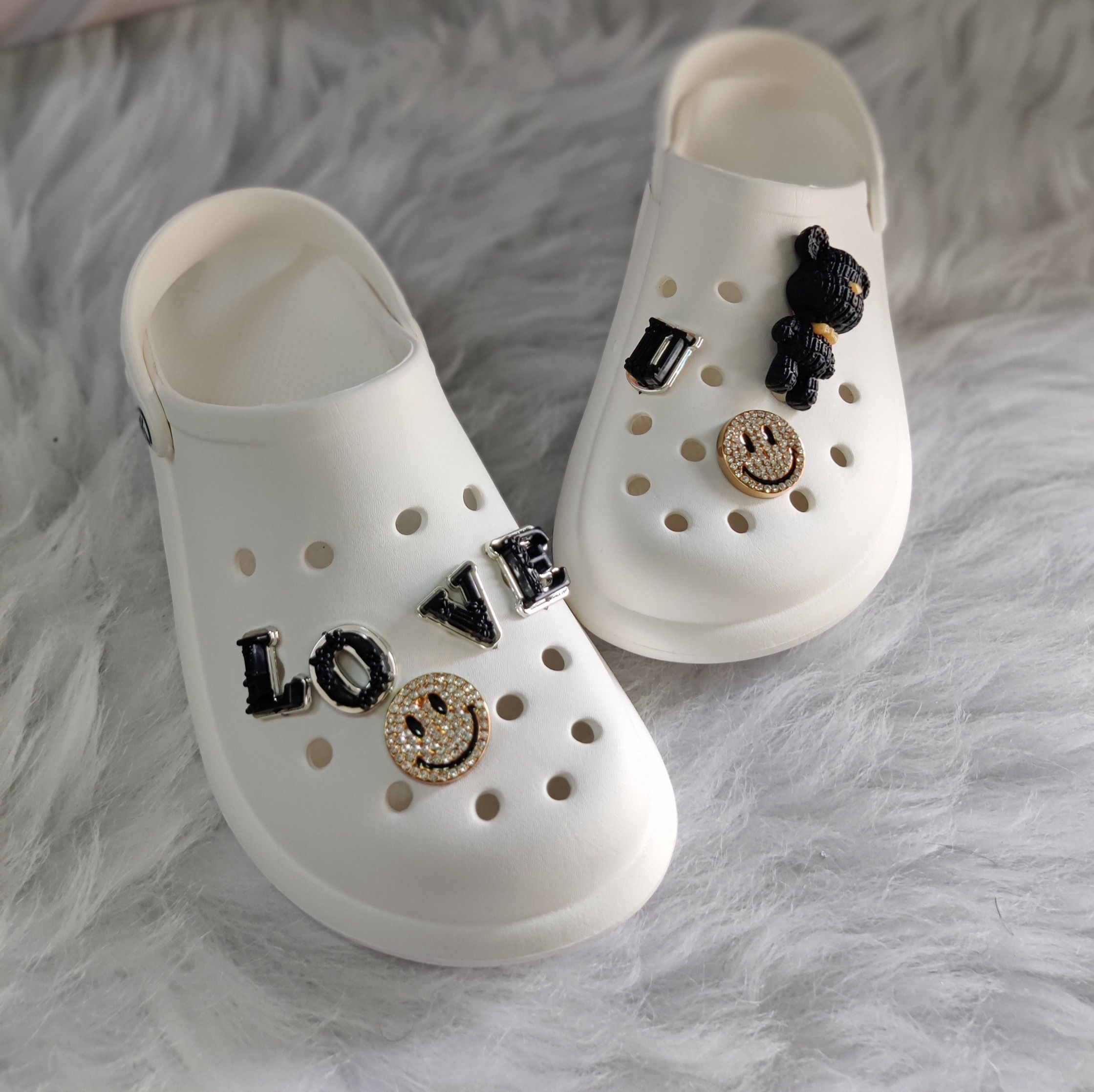 LOVE YOU TEDDY CHARMS CROCS - WHITE