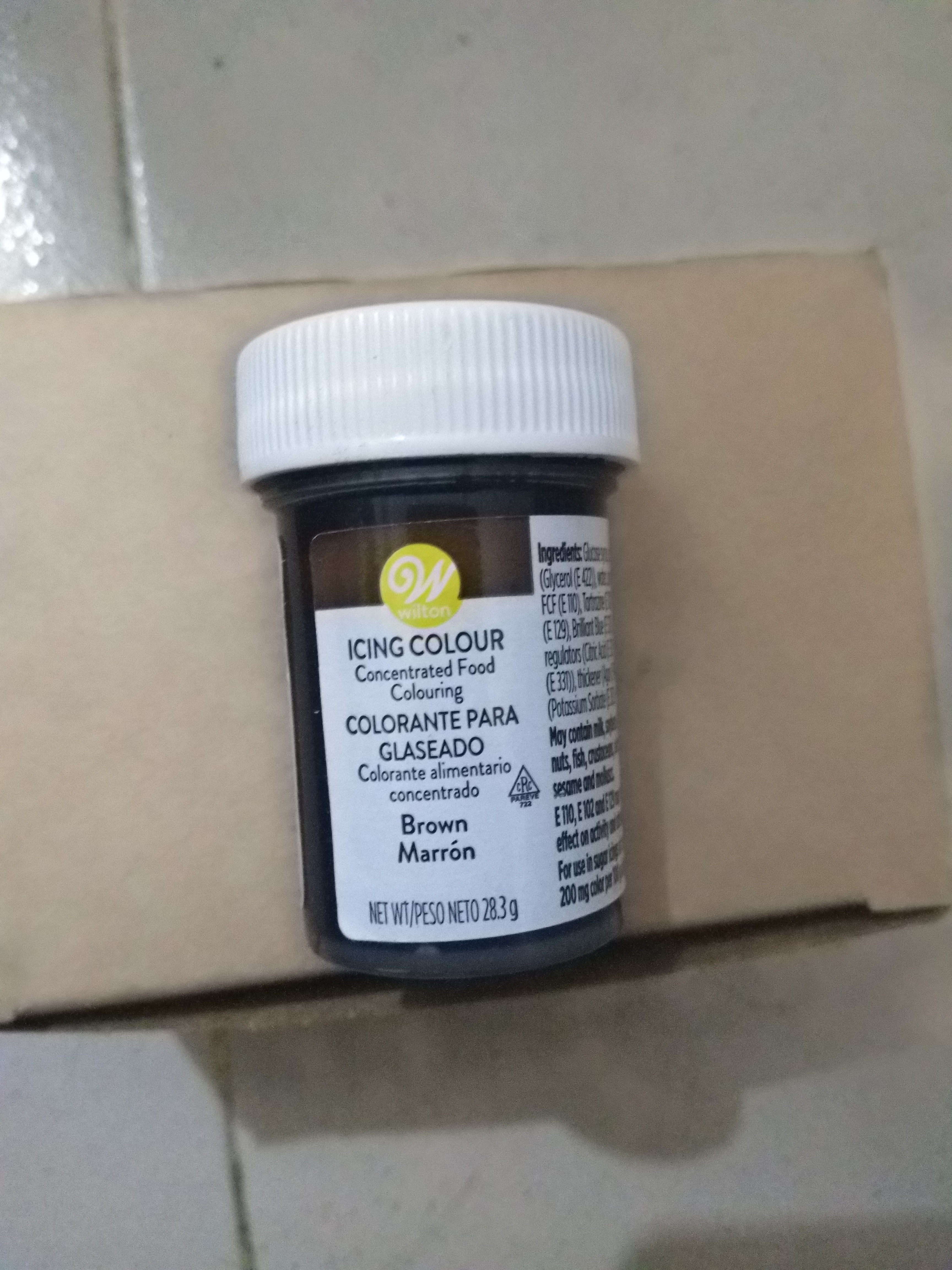 Wilton
Icing colour
Concentrated food colouring
(Brown Marr`on)