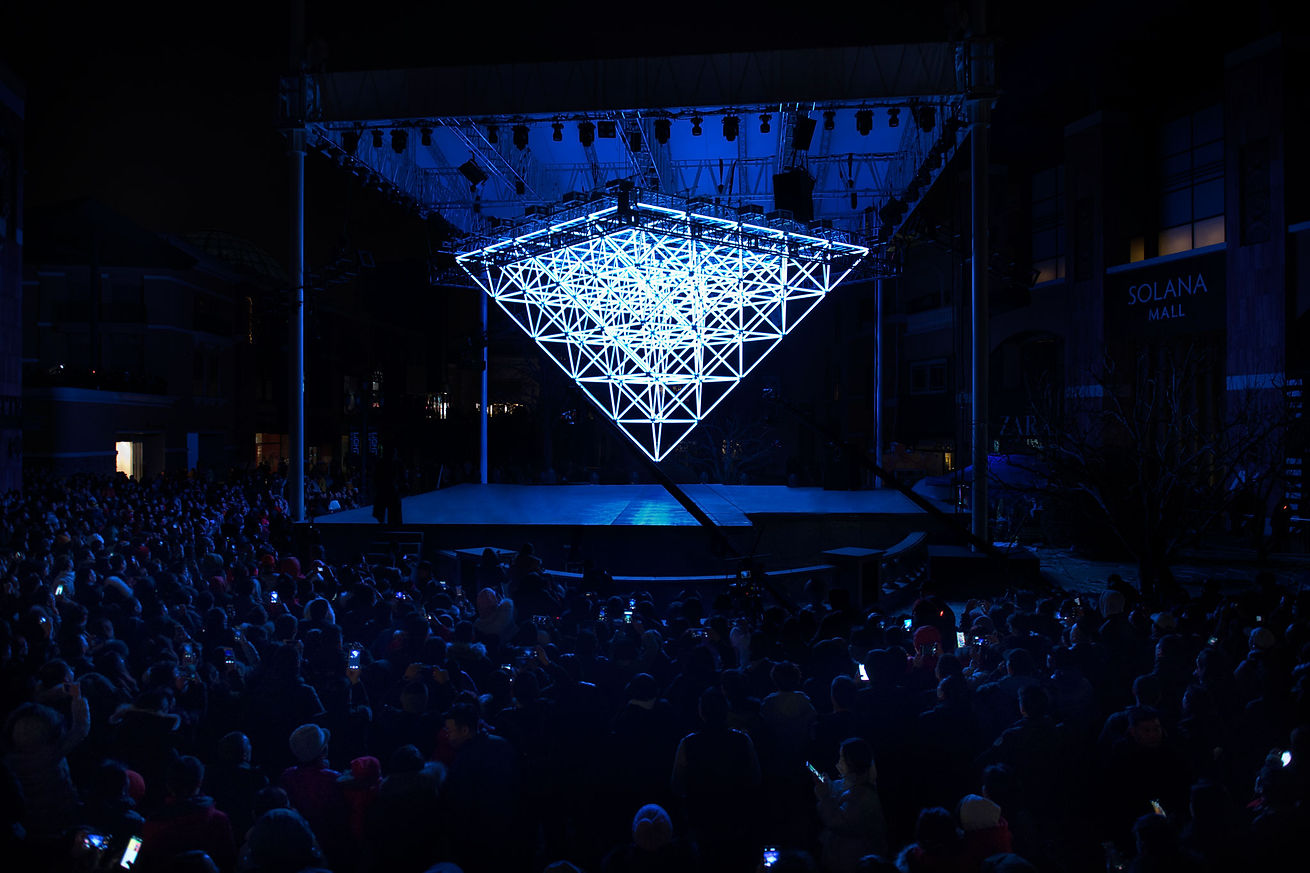 Discover the KINETIC LIGHTS projects and get inspired.