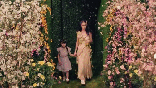 Katy-Perry-in-Wide-Awake-music-video-katy-perry-31228247-500-282.gif