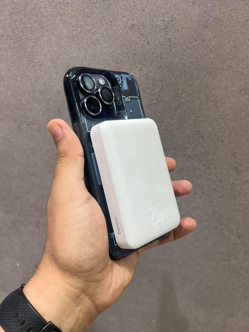 Thumbnail: Gear4 A16 with magsafe 