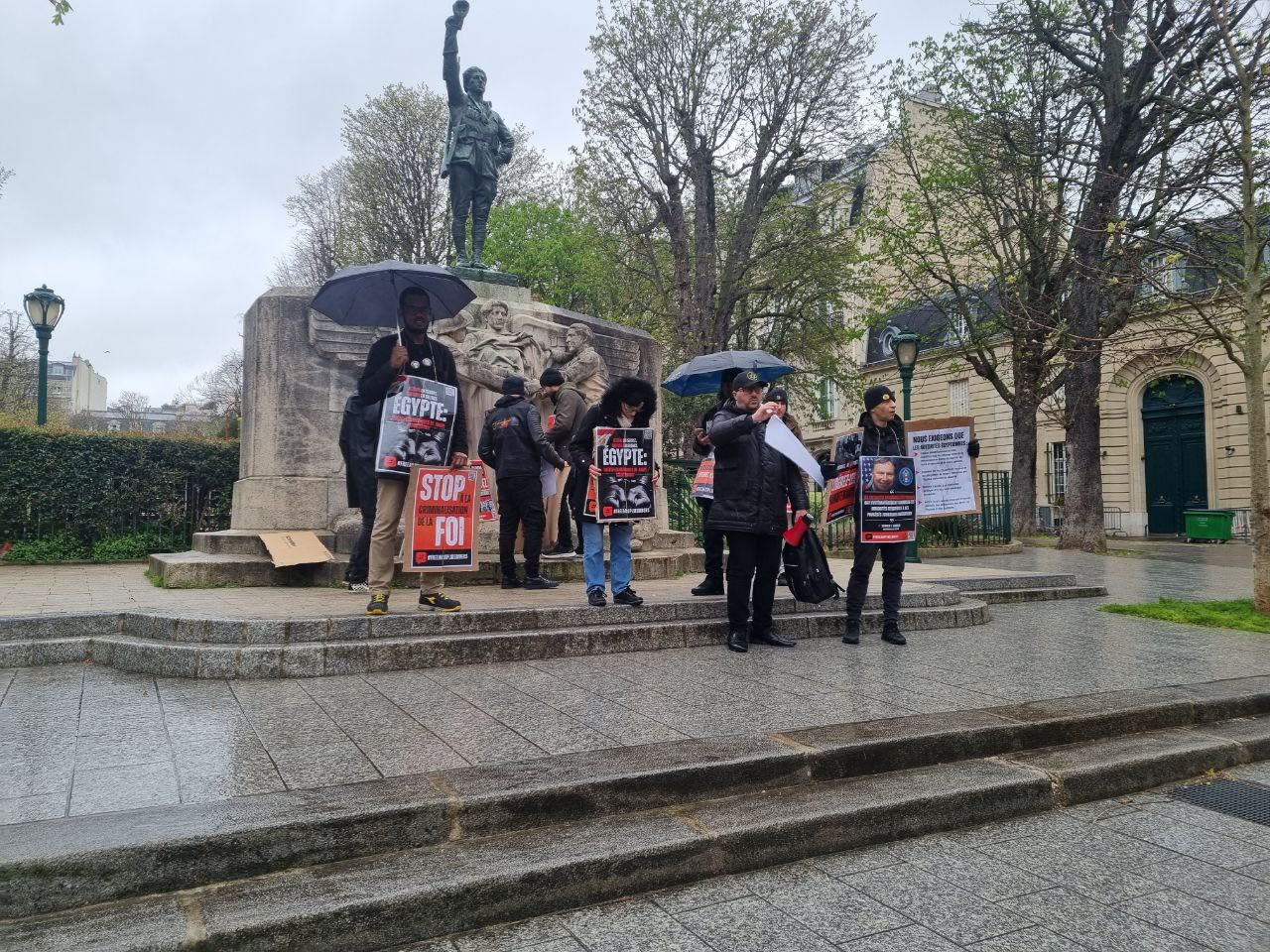 Believers protest outside Egyptian Embassy in France