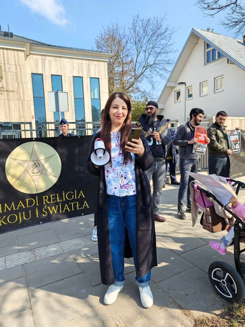 Believers protest outside Egyptian Embassy in Poland