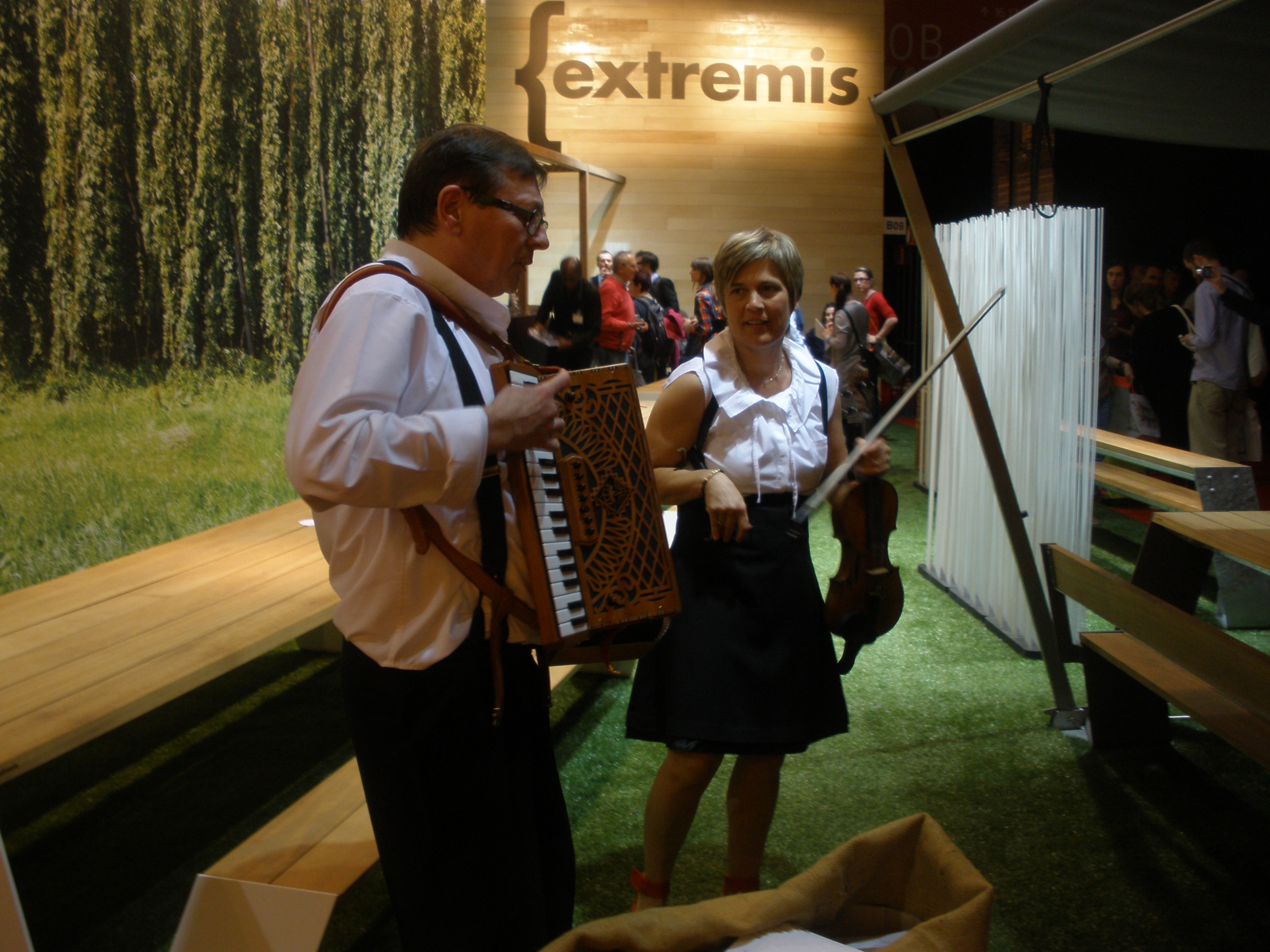 Extremis Party, Feria del Mueble
