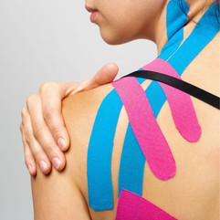 Kinesiotaping ramienia, szyi i łopatki