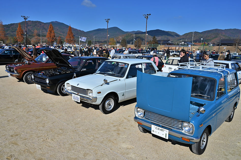 多目的グランドには「旧車」がいっぱい!