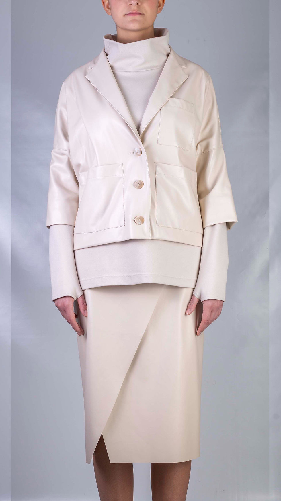 giacchiana in nappa cruelty free con manica con tassello e taschine applicate