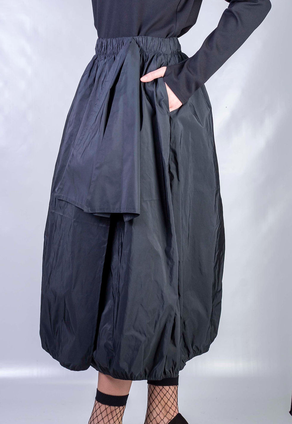 gonnellone a portafoglio con fondo arricciato, cinturino elastico e fiocco