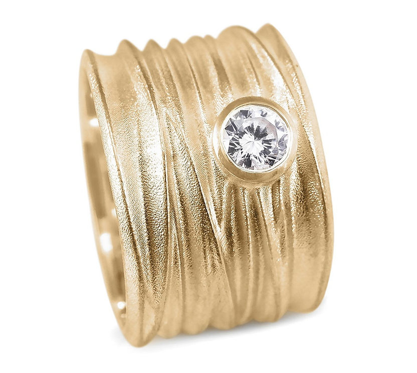 Gold chunky Dune ring inspired by the sea