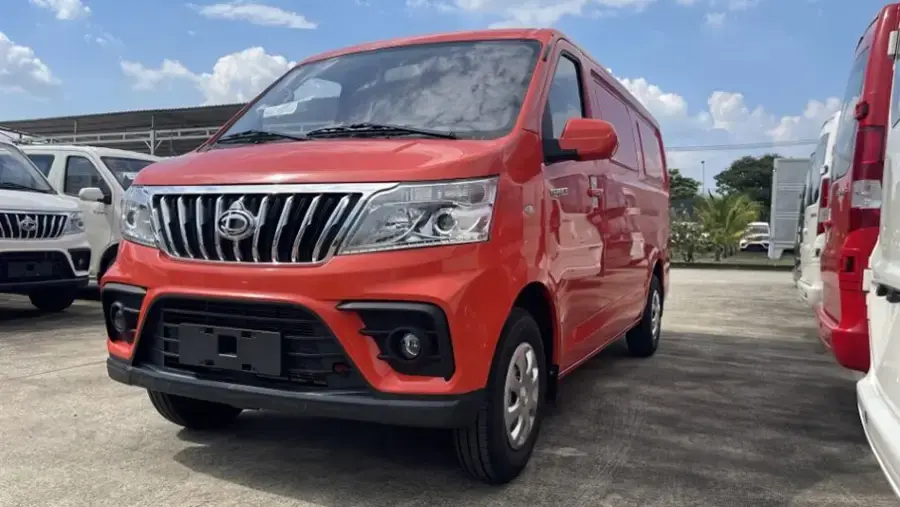 Tera-V8 ấn tượng với mặt ca-lăng thác đổ và cản trước hầm hố