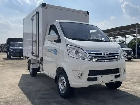 Giá xe tải dưới 1 tấn hiện nay ra sao? Tham khảo ngay giá Tera100S và Tera Star, hai dòng xe phổ biến cho giao hàng nội đô, phù hợp hộ kinh doanh và cá nhân.