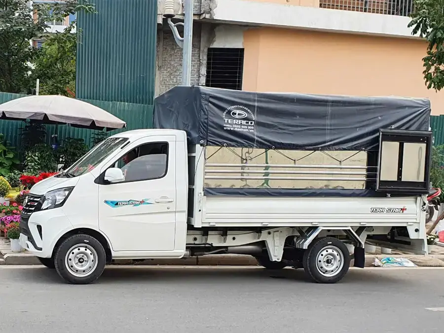 Xe tải thùng bạt 1 tấn chở đa dạng hàng hóa