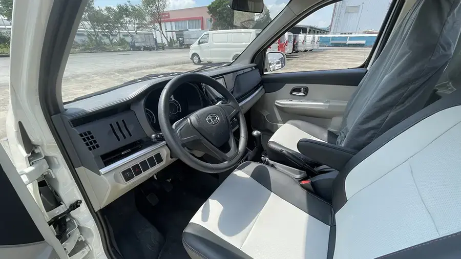 Nội thất tiện nghi trên xe tải Tera Star