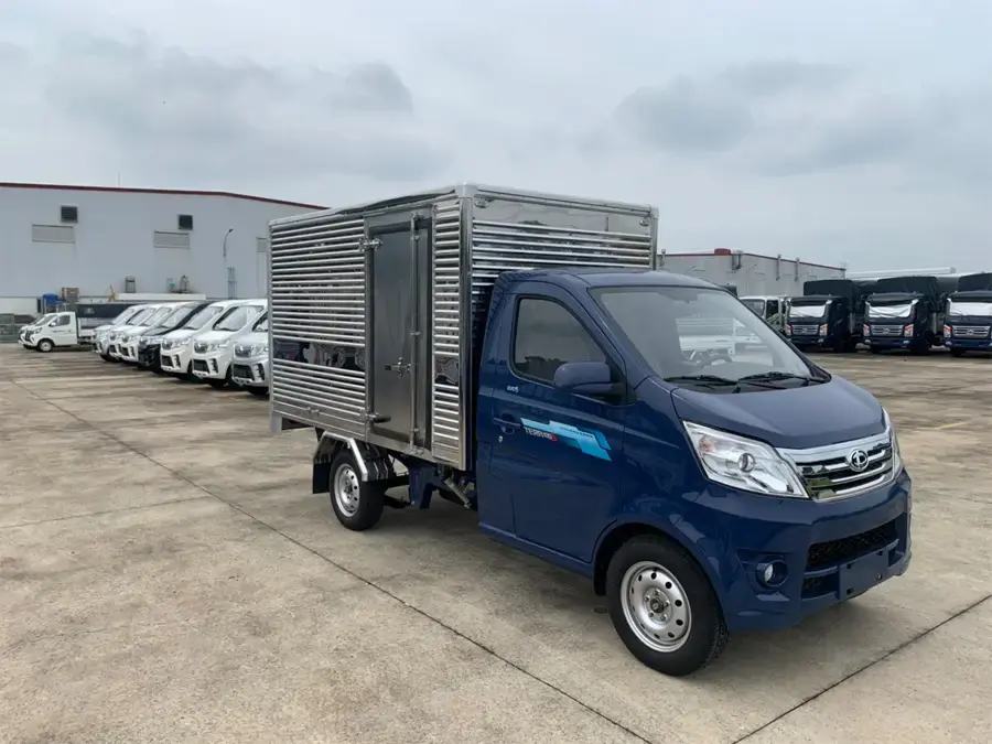 Xe tải 1 tấn thùng kín chất liệu inox Tera100S